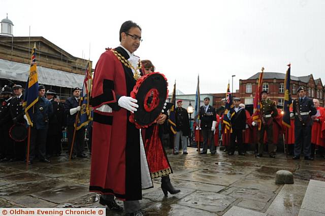 Oldham Remembrance Day service. The Mayor Cllr. Ateeque Ur-Rehman and Mayoress Cllr. Yasmin Toor lay the first wreath