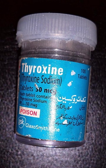 Could this small plastic bottle found on the man’s body be a link to his identity? The empty bottle carries a label printed in English and Arabic for Thyroxine Sodium, used to treat underactive thyroid conditions
