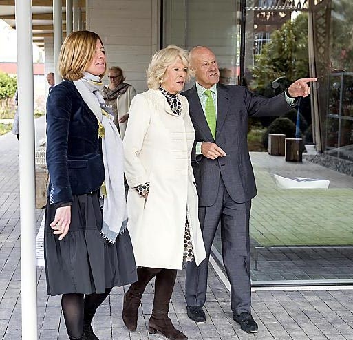 SANCTUARY . . . Maggie’s chief executive Laura Lee, HRH The Duchess of Cornwall and Lord Foster.