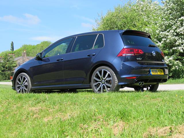 Familiar sporty outlines of the VW Golf R-Line