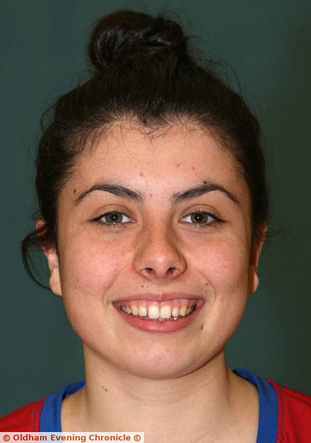 Oldham netball player, Amelia Hall