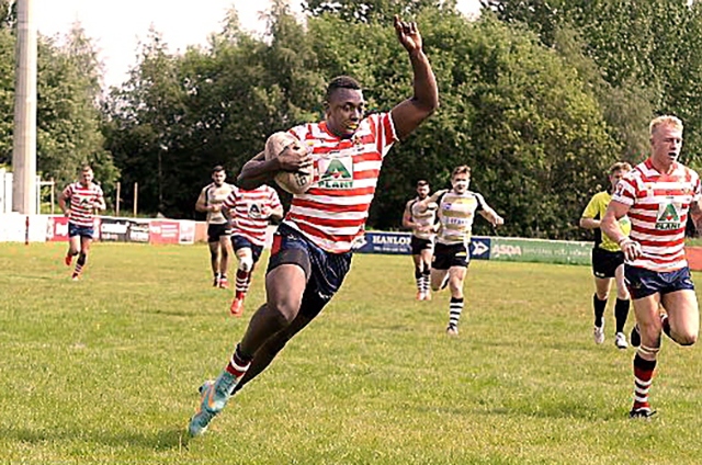 Former Oldham high-flier Mo Agoro in action for the Roughyeds in 2014