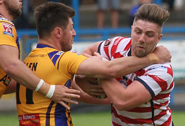 Oldham's two-try Craig Briscoe