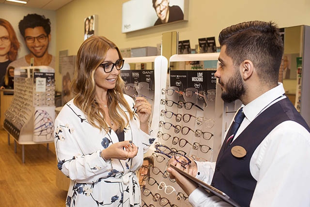 New Specsavers technology uses an image of the face to work out what styles are best suited to any face shape
