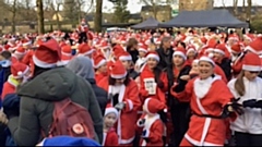 The proud Saddleworth Round Table managed to pull off the biggest Santa Dash yet in Uppermill last weekend