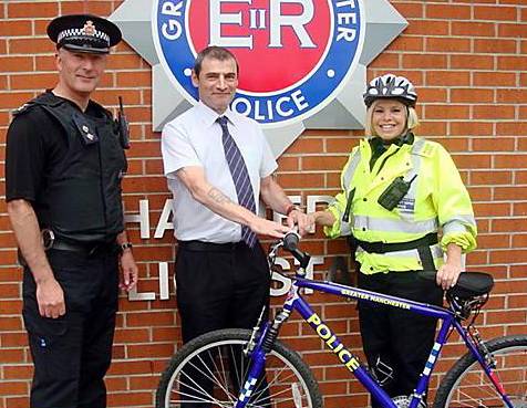 Oldham News | News Headlines | Fighting criminals by stealth — on bike ...
