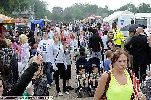 Crowds in the park enjoy the day 
To buy this picture, call us on 0161 622 2130