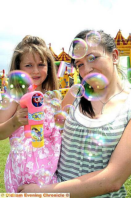 LOVELY bubbly! Demilea McDonald (6 ) and Courtney Elton 
To buy this picture, call us on 0161 622 2130