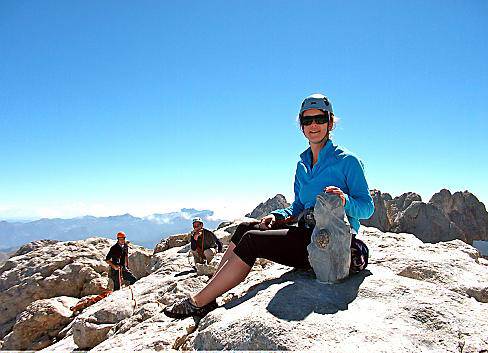 Vicky at the summit of Pico Urriellu Vicky at the summit of Pico Urriellu