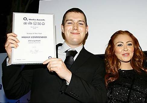 Chris Lynham receives his certificate from Natasha Hamilton
Chris Lynham receives his certificate from Natasha Hamilton
