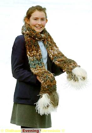 KNITTING challenge: Lucy and her scarf creation KNITTING challenge: Lucy and her scarf creation