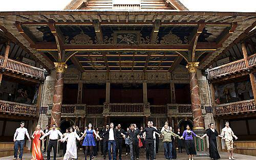 DAZZLING PERFORMANCE: The actors rehearse at the Globe. Picture courtesy of Manuel Harlan DAZZLING PERFORMANCE: The actors rehearse at the Globe. Picture courtesy of Manuel Harlan