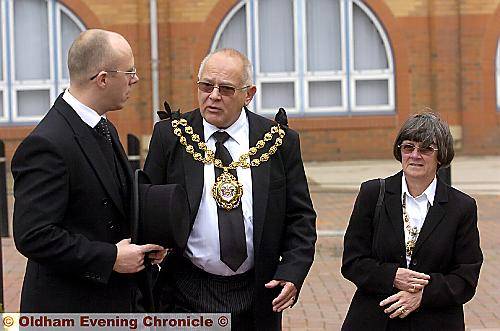 The Mayor and Mayoress arrive to pay their respects 