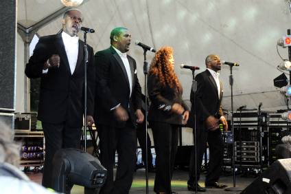 Dancin’ in the park . . . the American Motown show get people on their feet 