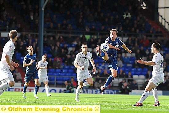 JOSE BAXTER . . . outstanding displays. 