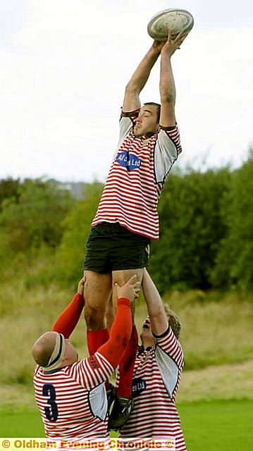 HELPING HANDS Oldham’s Martin Haymer in the line-out. 