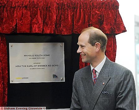 ONE declares Mahdlo officially open: the Prince unveils the plaque
ONE declares Mahdlo officially open: the Prince unveils the plaque