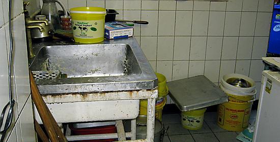 DIRTY: a sink in the Royton Tandoori
DIRTY: a sink in the Royton Tandoori