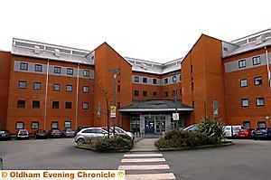 UNIVERSITY Campus Oldham 
