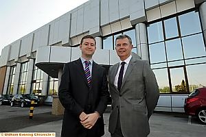 Council leader Cllr Jim McMahon and Paul Naylon (NOV MONO Group Managing Director) at BAe Systems site.
Council leader Cllr Jim McMahon and Paul Naylon (NOV MONO Group Managing Director) at BAe Systems site.