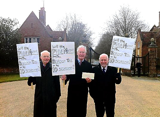 PROTEST . . .from left, MPs David Winnick, Michael Meacher and Kelvin Hopkins outside Chequers 
