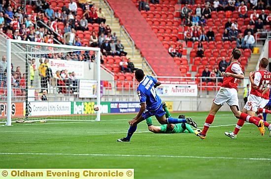 Cristian Montano equalises for Athletic 