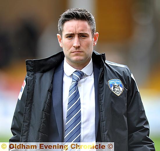 Lee Johnson: eyes on the opposition 