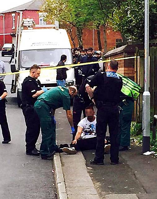 A robbery at Romaze Jewellers, Latimer Street, was foiled by local residents.