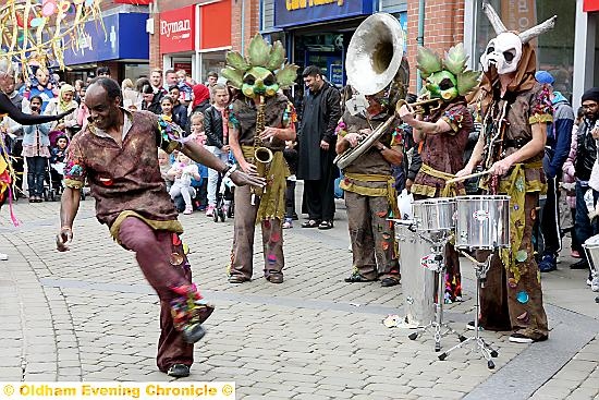 DANCING IN THE STREETS: Danny Henry’s dance routine enterained shoppers. 