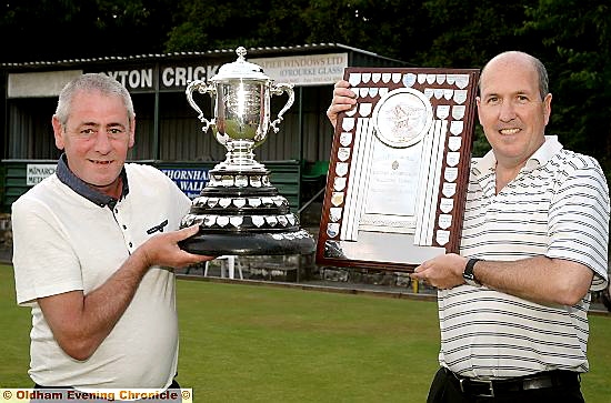 Green Final Bowls winner Steve Copeland (l) with runner-up Keith McHugh