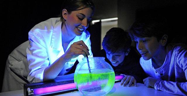 Mad science experiments at Festival Oldham