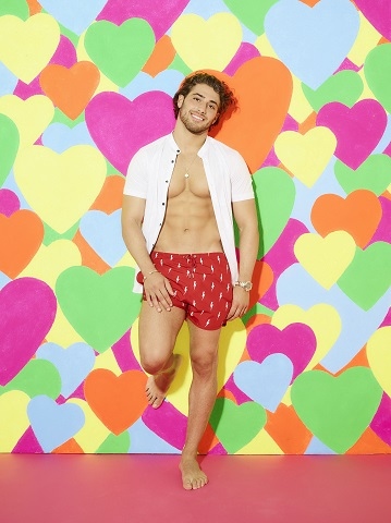 Love Island winner Kem Cetinay is backing a Christmas children’s charity drive by Oldham club Liquid which is asking clubbers to ‘Give a Kid a Quid’ Love Island winner Kem Cetinay is backing a Christmas children’s charity drive by Oldham club Liquid which is asking clubbers to ‘Give a Kid a Quid’