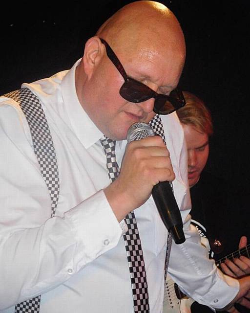 IN the zone . . . Lee Hollister IN the zone . . . Lee Hollister