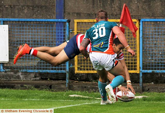 Darnell McIntosh scores Oldham's 4th Try 