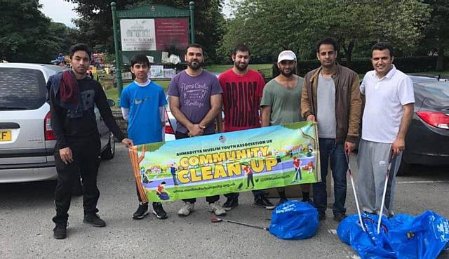 LITTER pick . . . Zaki Ullah, Masroor Ahmed, Riffat Ahmed, Umer Saeed, Moeen ud Din, Bilal Ahma and Shoaib Umer