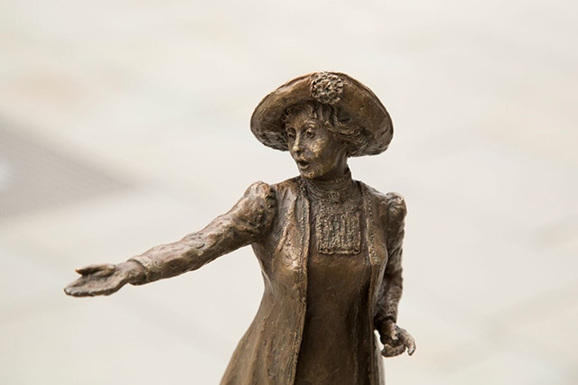 Sculptor Hazel Reeves has created a statue of Emmeline Pankhurst 