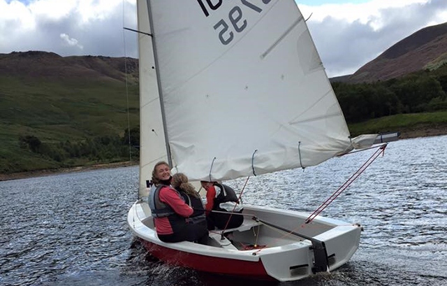 Try out sailing and yachting at Dovestones Reservoir Try out sailing and yachting at Dovestones Reservoir