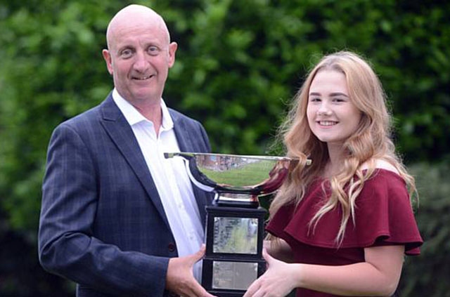 Carina Teirney receives the Ladies Chronicle Cup from David Whaley last year