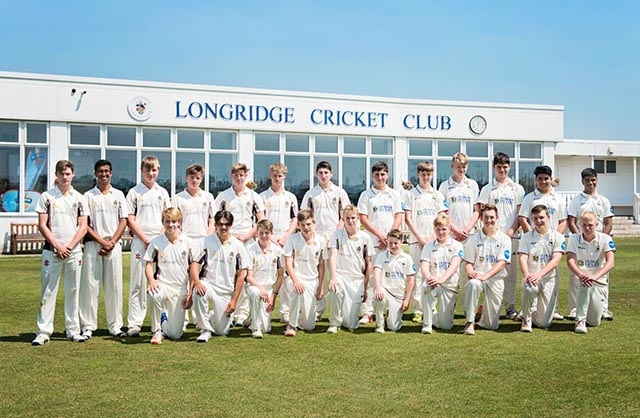 Hulme's triumphant team line up at Longridge CC