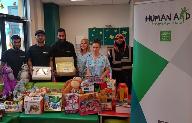 Human Aid UK volunteers arrived at the Royal Oldham with gifts and cakes to distribute to the children