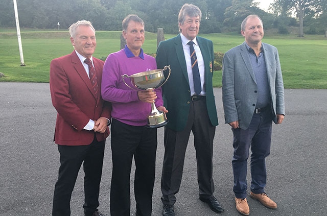Pictured (left to right) are: Kevin Rafferty (Saddleworth Captain) and Dave Chapman (Saddleworth ‘A’ team captain), the Brian Atack Trophy winners, Dave Fox and Graham Hobbs (Saddleworth, pairs winners). Pictured (left to right) are: Kevin Rafferty (Saddleworth Captain) and Dave Chapman (Saddleworth ‘A’ team captain), the Brian Atack Trophy winners, Dave Fox and Graham Hobbs (Saddleworth, pairs winners).