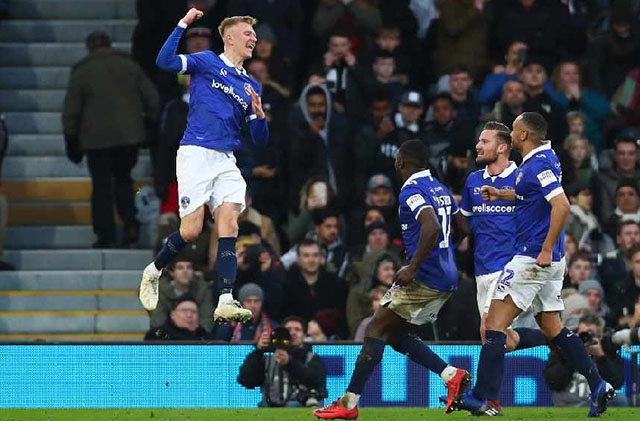 Sam Surridge celebrates his goal in style at Fulham