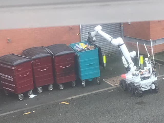 Robot_Chronicle.jpg Robot_Chronicle.jpg