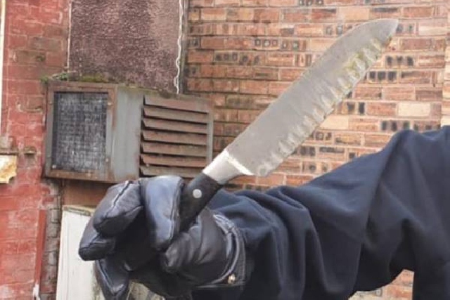 Knife found in Oldham Town Centre