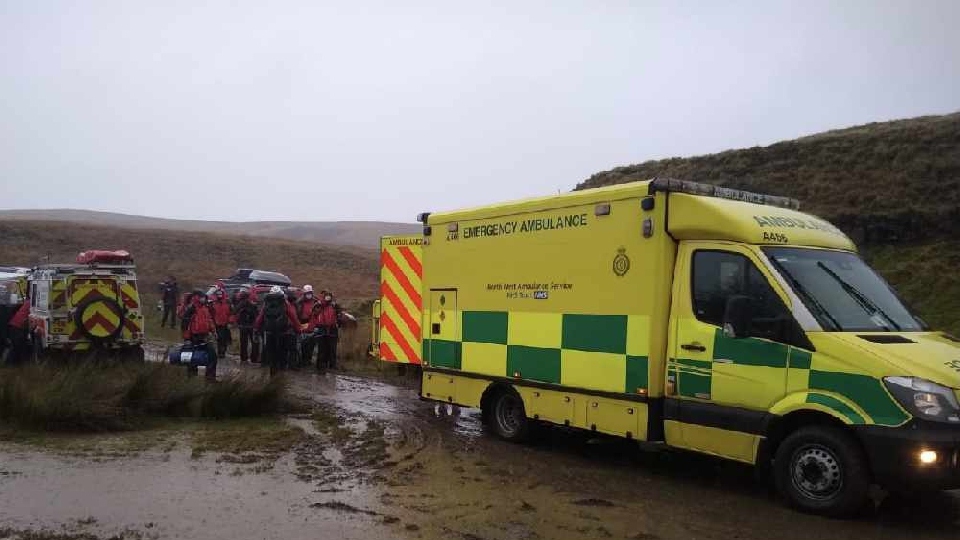 Oldham Mountain Rescue and North West Ambulance service worked to rescue the woman. Oldham Mountain Rescue and North West Ambulance service worked to rescue the woman.