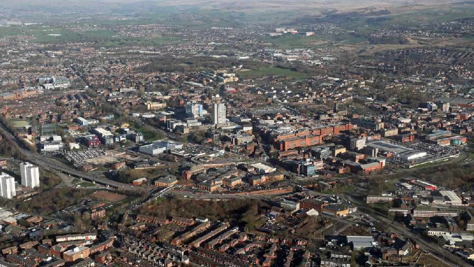 Last week health chiefs revealed that dozens of coronavirus patients at the Royal Oldham Hospital are struggling to breathe without medical assistance