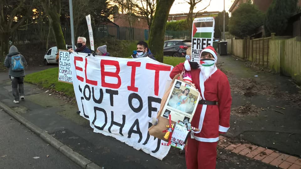 Protesters gathered outside the factory on Greenacres Road, Waterhead Protesters gathered outside the factory on Greenacres Road, Waterhead