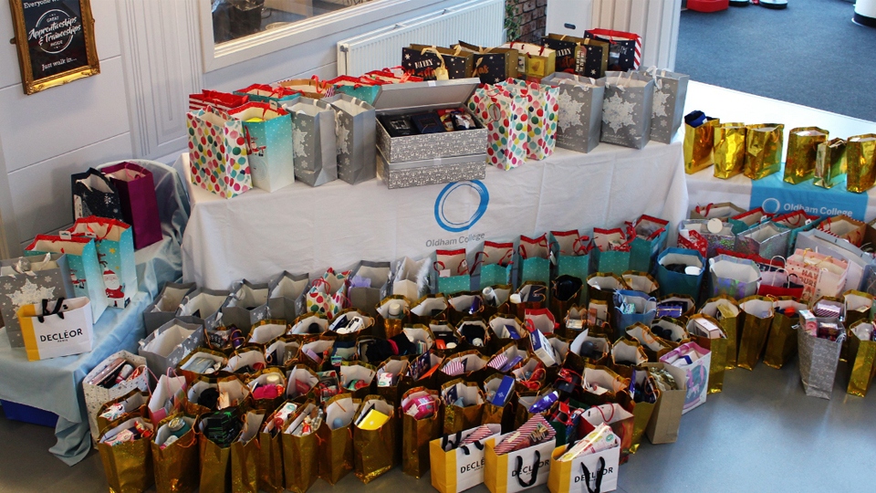 200 gift bags ready for delivery 200 gift bags ready for delivery