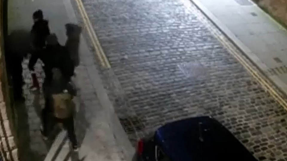 A 43-year-old man was assaulted by a group of offenders A 43-year-old man was assaulted by a group of offenders