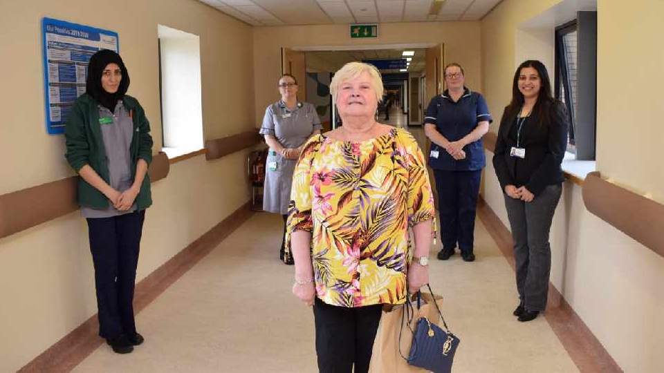 Royal Oldham Hospital self-injection velcade patient Ann Gurd with members of the F11 Haematology ward team